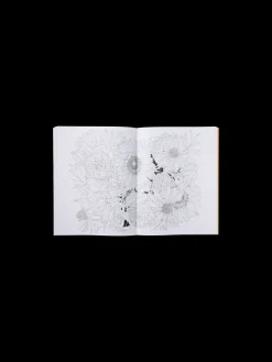 Hot Beautiful Planet Colouring Book Salongbordbøker