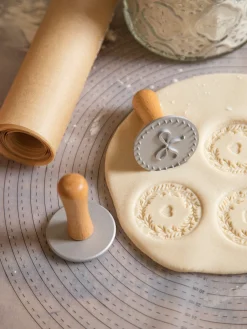 New Kakestempel Formet Som Et Hjerte Bakeartiker