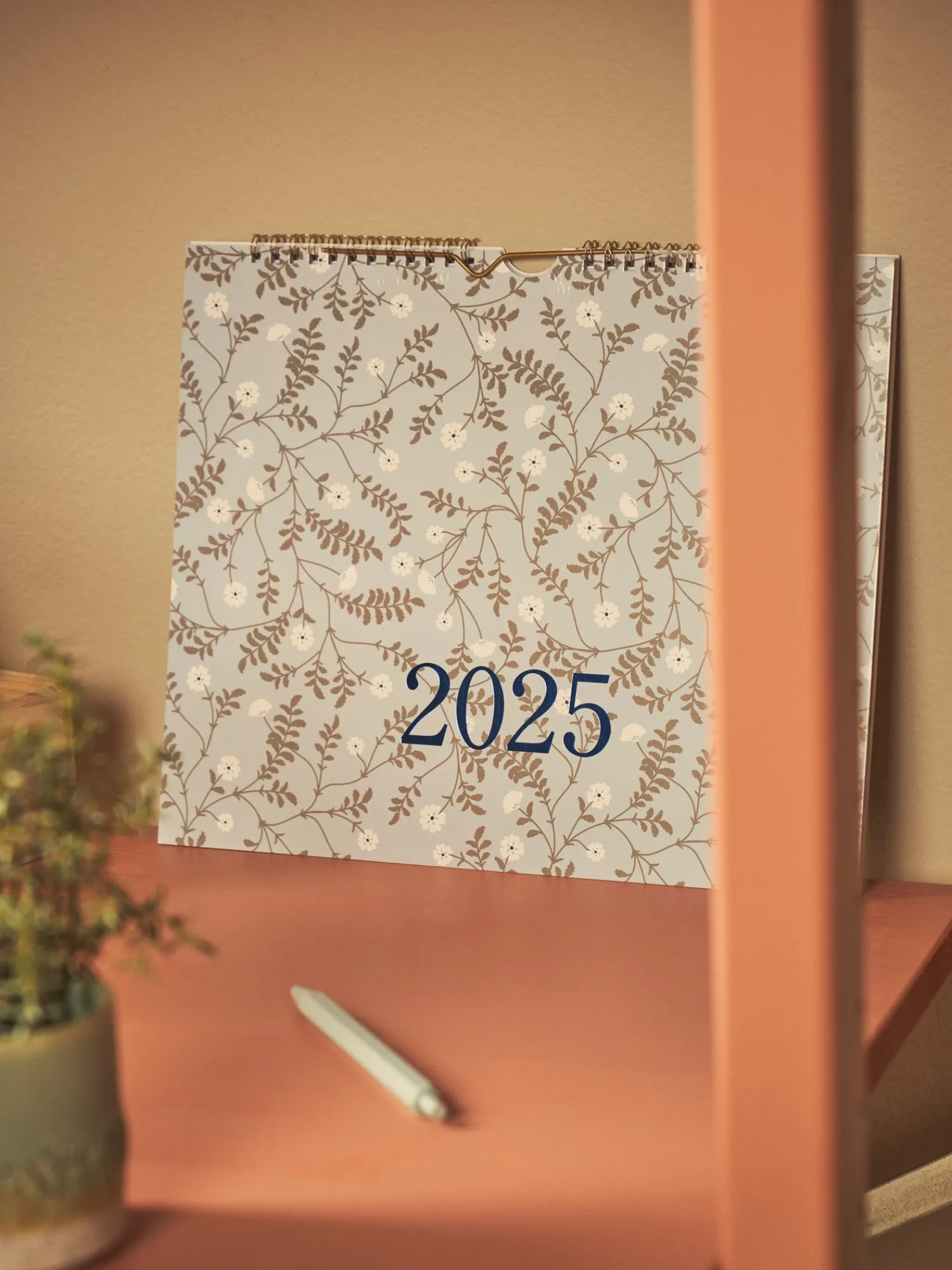 Månedskalender 2025 Skrivesaker